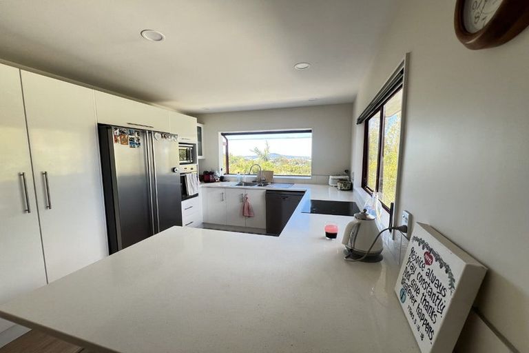 Photo of property in 14 St Thomas More Lane, Glenfield, Auckland, 0629