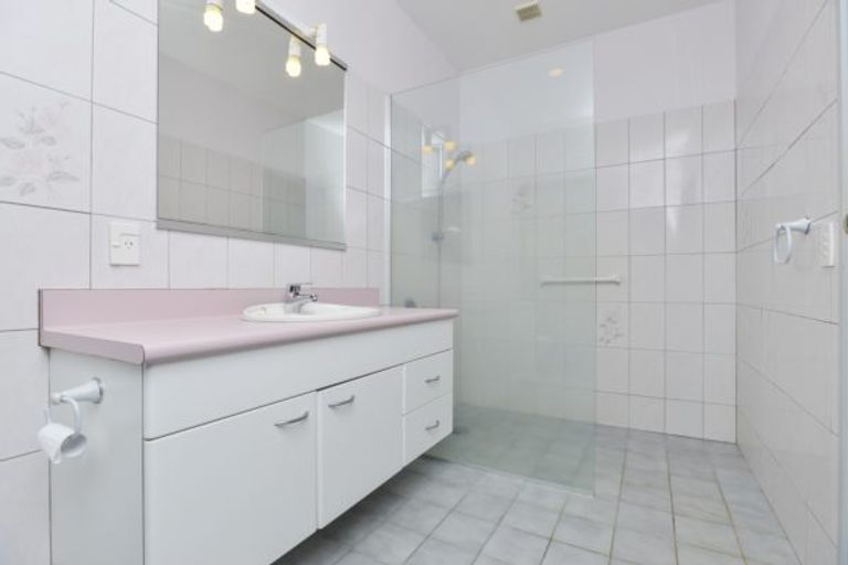 Photo of property in 101 Anzac Road, Pukekohe, 2120