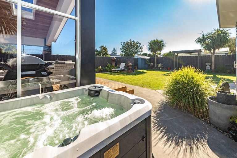 Photo of property in 3 Kamahi Street, Castlecliff, Whanganui, 4501