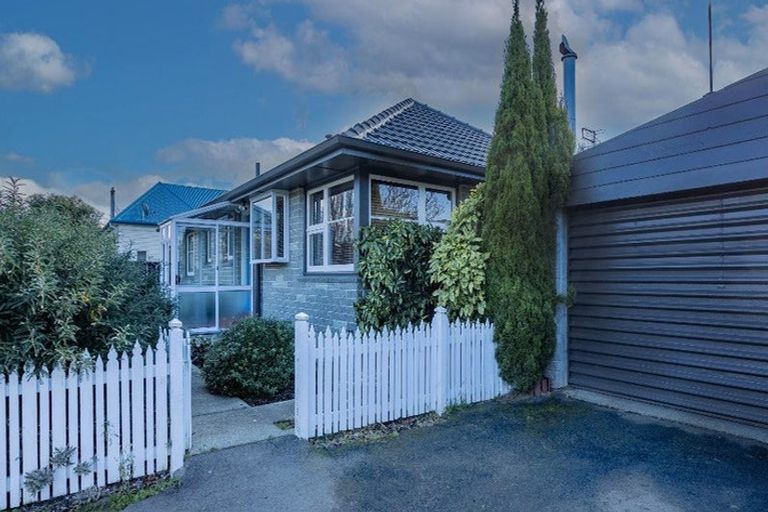 Photo of property in 3 Corson Avenue, Beckenham, Christchurch, 8023