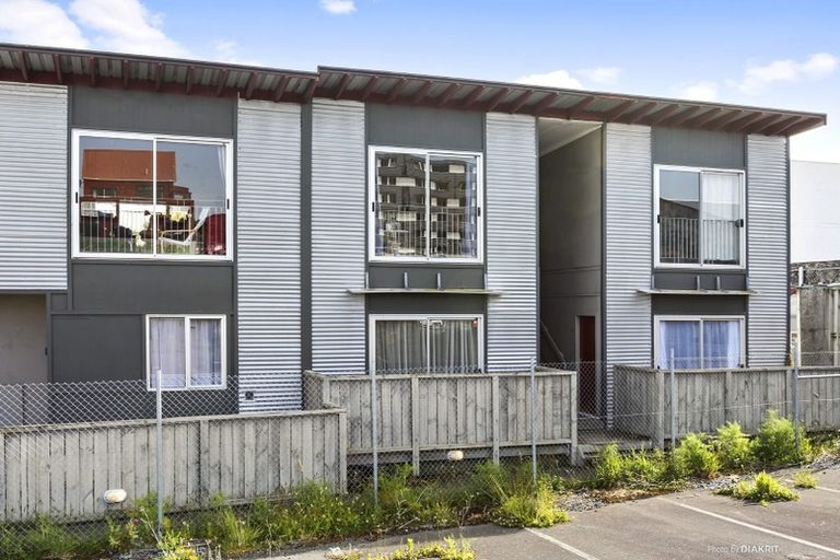 Photo of property in 12/3 Kelvin Grove, Te Aro, Wellington, 6011