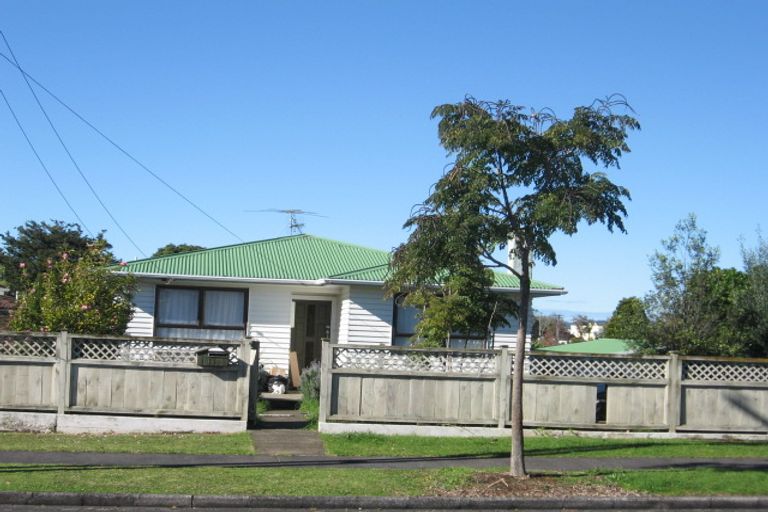 Photo of property in 1 Frances Street, Manurewa, Auckland, 2102