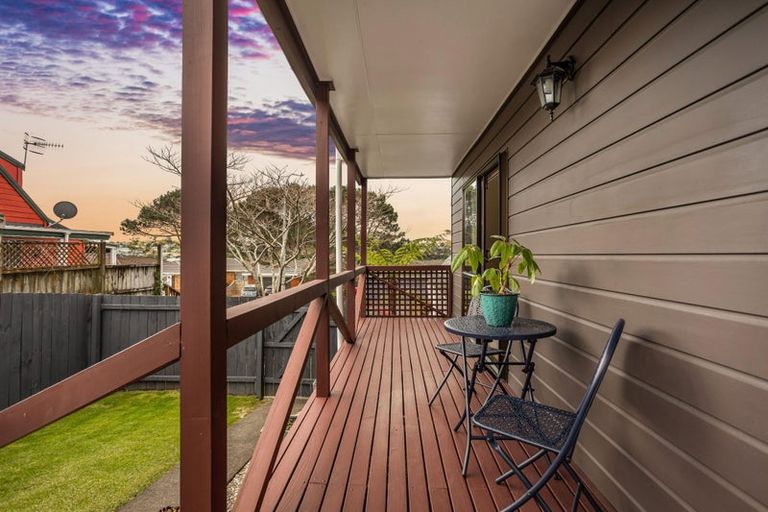 Photo of property in 64 Granville Drive, Massey, Auckland, 0614
