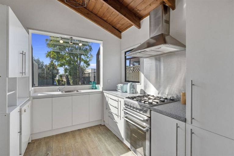 Photo of property in 12a Croydon Road, New Lynn, Auckland, 0600