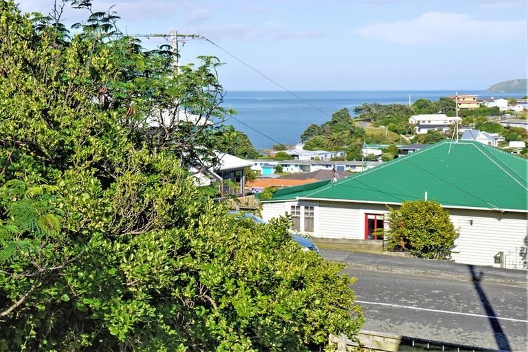 Photo of property in 3/12 Thornley Street, Titahi Bay, Porirua, 5022