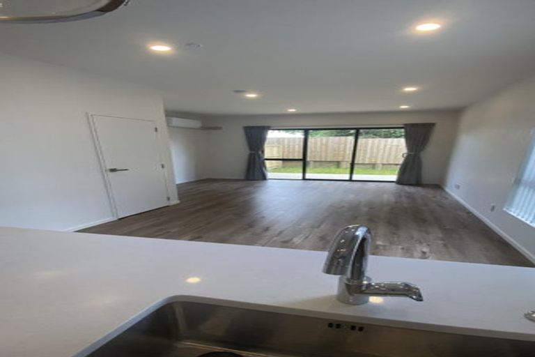 Photo of property in 27/241 Don Buck Road, Massey, Auckland, 0614