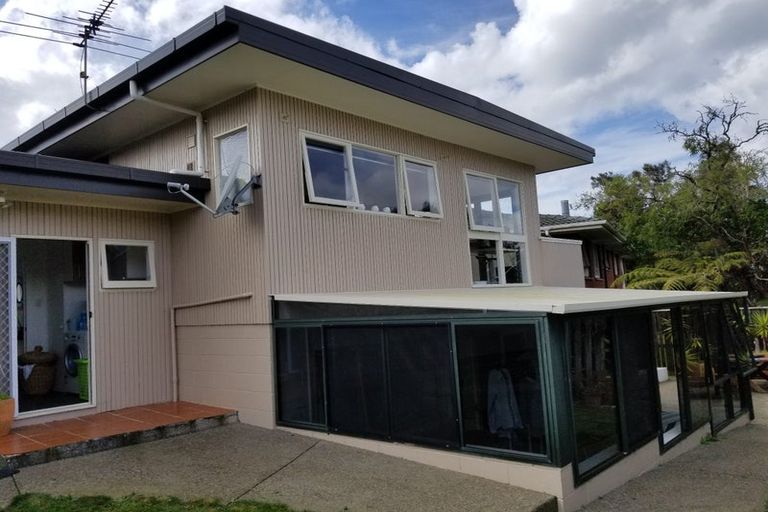 Photo of property in 4 Chatswood Grove, Chatswood, Auckland, 0626