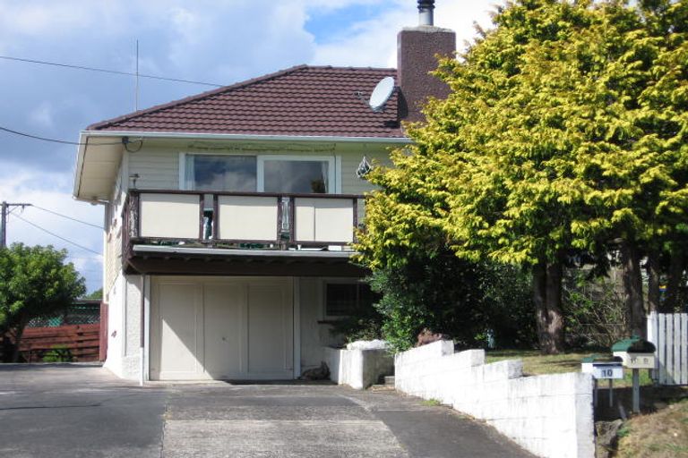 Photo of property in 10 Bishop Street, Green Bay, Auckland, 0604