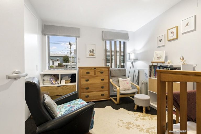 Photo of property in 1/24 Tamar Street, Island Bay, Wellington, 6023