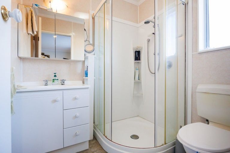 Photo of property in 12 Lancewood Lane, Roslyn, Palmerston North, 4414