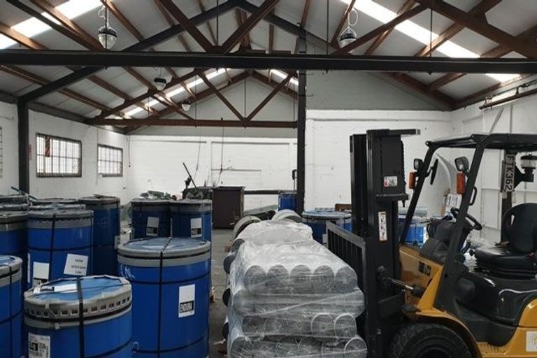 Photo of property in 144 Queens Drive, Lyall Bay, Wellington, 6022