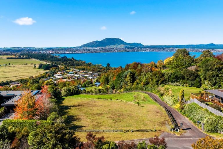Photo of property in 2/110 Acacia Heights Drive, Acacia Bay, Taupo, 3385