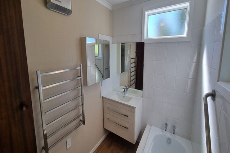 Photo of property in 4 Rachel Place, Avonhead, Christchurch, 8042