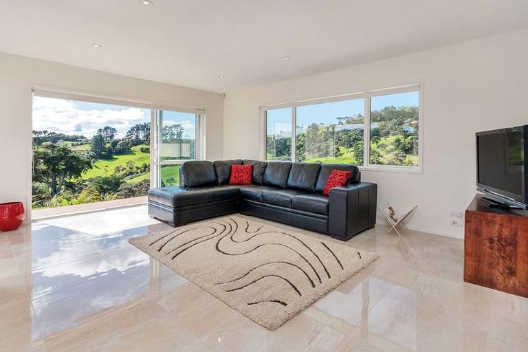 Photo of property in 66 Manuka Grove, Helensville, 0875