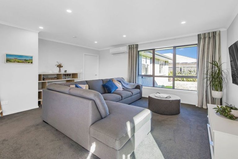 Photo of property in 15 Ishwar Ganda Boulevard, Halswell, Christchurch, 8025