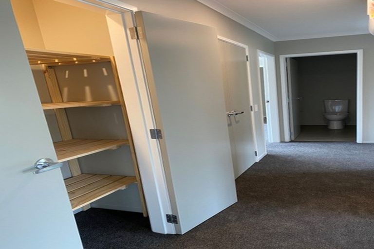 Photo of property in 4 Genoa Place, Whitby, Porirua, 5024