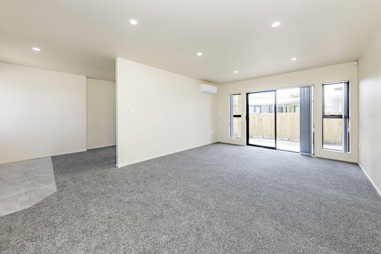 Photo of property in 59a Cedar Heights Avenue, Massey, Auckland, 0614