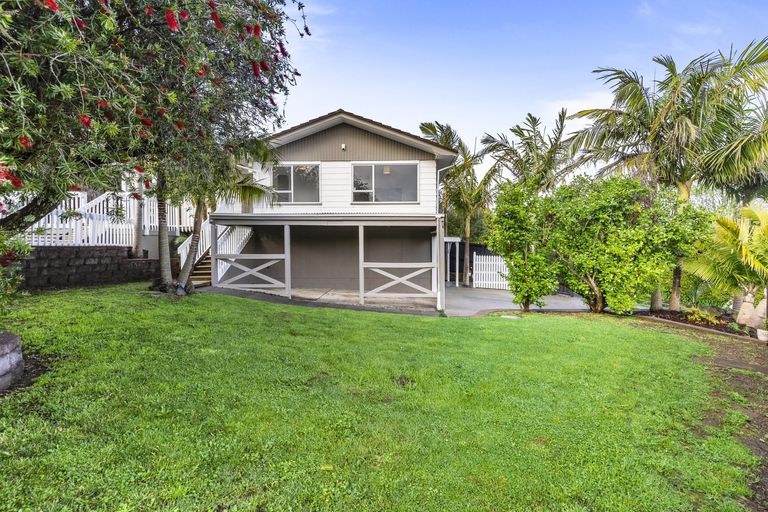 Photo of property in 32 Archmillen Avenue, Pakuranga Heights, Auckland, 2010