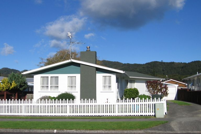 Photo of property in 13 Kairanga Crescent, Wainuiomata, Lower Hutt, 5014
