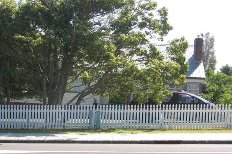 Photo of property in 1/159 Mokoia Road, Birkenhead, Auckland, 0626