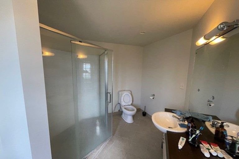 Photo of property in 2/16 Tobruk Crescent, Milford, Auckland, 0620