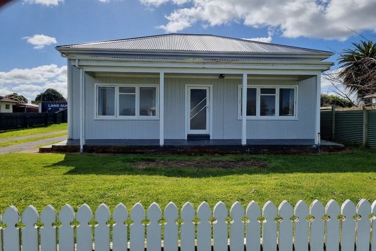 Photo of property in 90 Hinau Street, Castlecliff, Whanganui, 4501