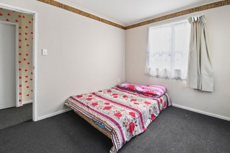 Photo of property in 10a Cambridge Road, Manurewa, Auckland, 2102