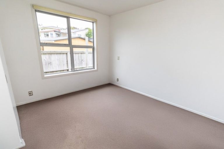 Photo of property in 48a Bassett Road, Johnsonville, Wellington, 6037