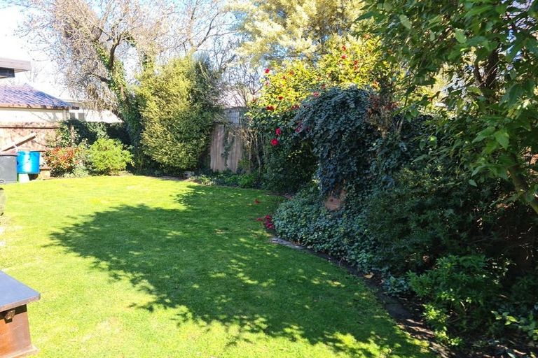 Photo of property in 8 Nortons Road, Avonhead, Christchurch, 8042