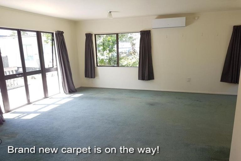 Photo of property in 26 Newington Road, Henderson, Auckland, 0612