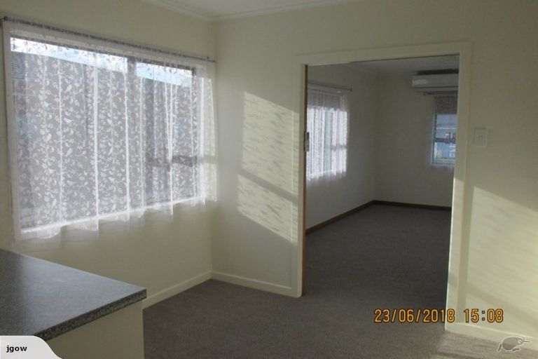 Photo of property in 8a Ford Avenue, Te Kamo, Kamo, 0112