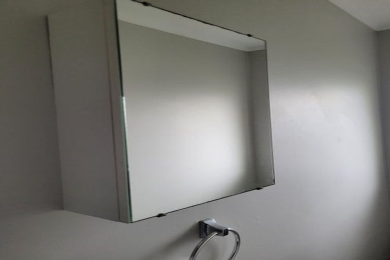 Photo of property in 15 Tiki Street, New Lynn, Auckland, 0600
