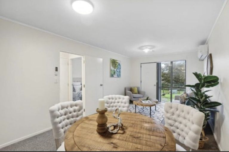 Photo of property in 11/12 Blueridge Close, Sunnyvale, Auckland, 0612