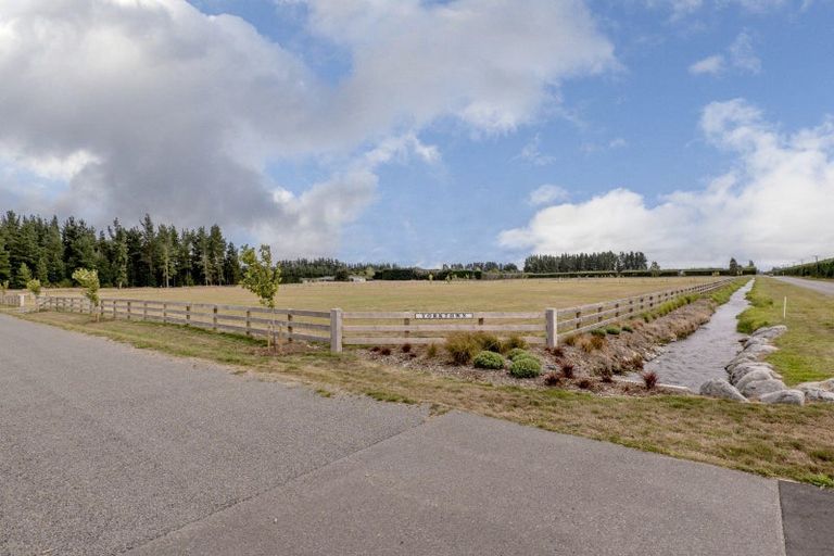 Photo of property in 925a Sandy Knolls Road, West Melton, 7671