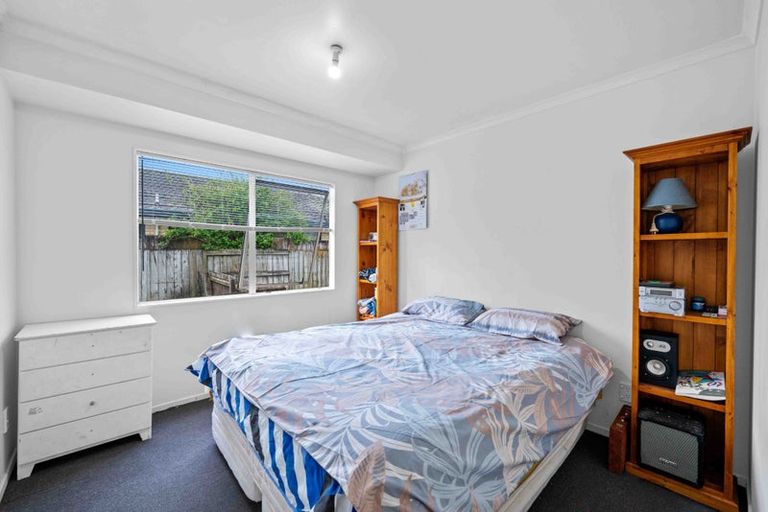 Photo of property in 10 Portrush Lane, Takanini, 2112