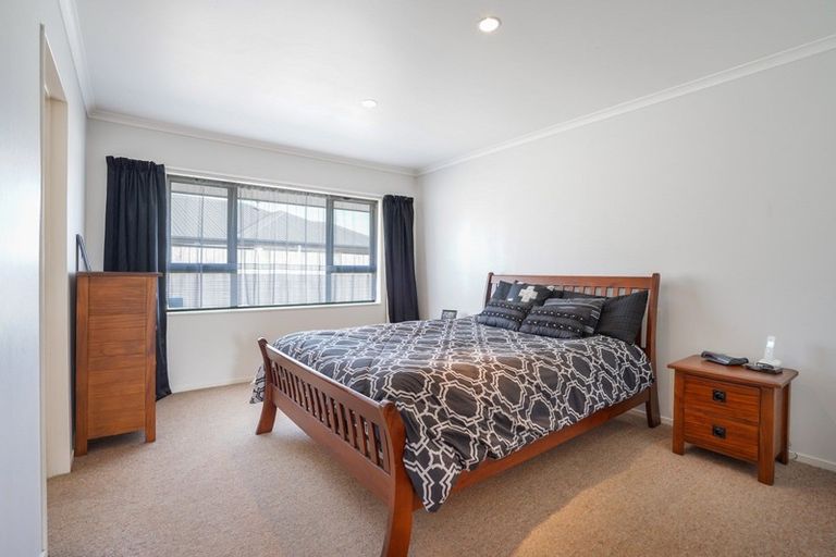 Photo of property in 4 Rothesay Place, Highbury, Palmerston North, 4412