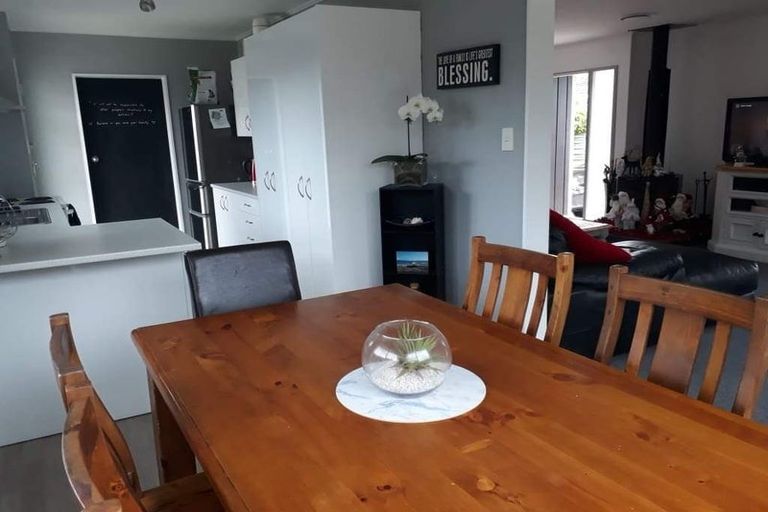 Photo of property in 77 Pasadena Crescent, Totara Park, Upper Hutt, 5018