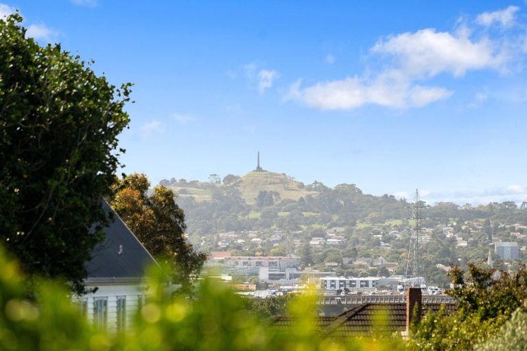 Photo of property in 3 Hastie Avenue, Mangere Bridge, Auckland, 2022