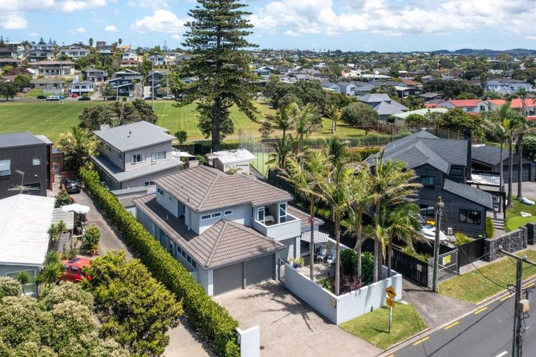 Photo of property in 7 Marellen Drive, Red Beach, 0932