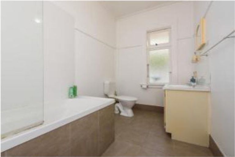 Photo of property in 62 Severn Street, Island Bay, Wellington, 6023