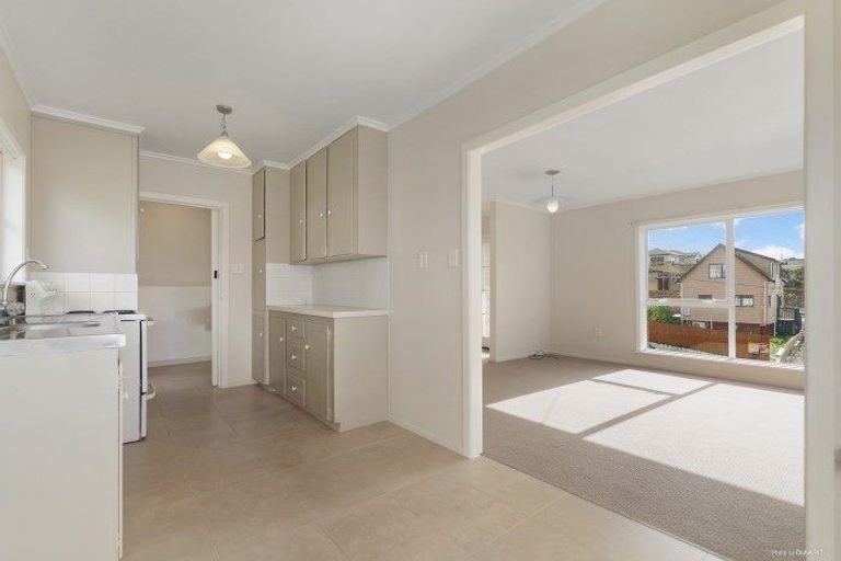 Photo of property in 21 Sheridan Drive, New Lynn, Auckland, 0600