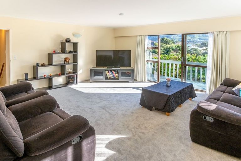 Photo of property in 19f Mahoe Street, Tawa, Wellington, 5028