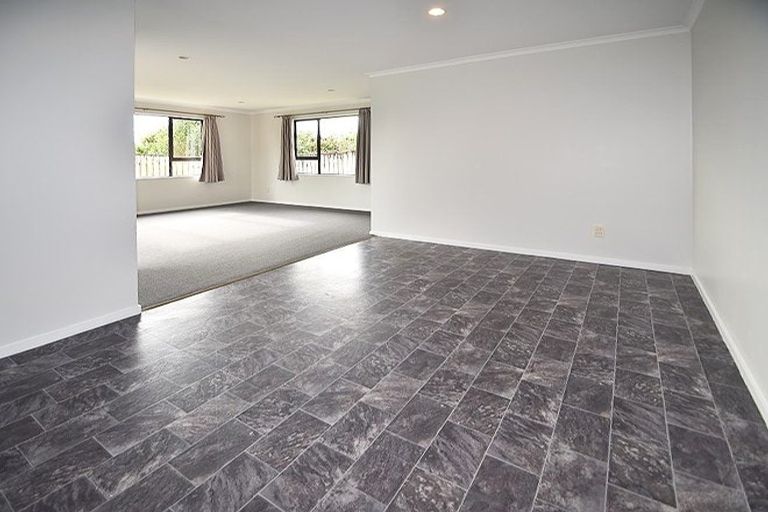 Photo of property in 10 Killeen Place, Flat Bush, Auckland, 2019