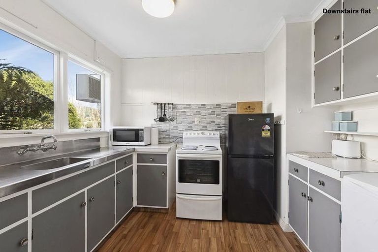 Photo of property in 15a Romney Square, Tawa, Wellington, 5028