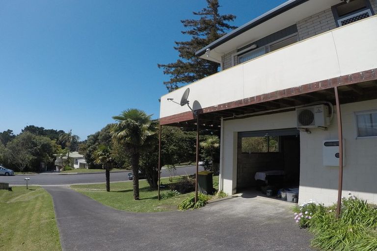 Photo of property in 1 Holt Avenue, Torbay, Auckland, 0630