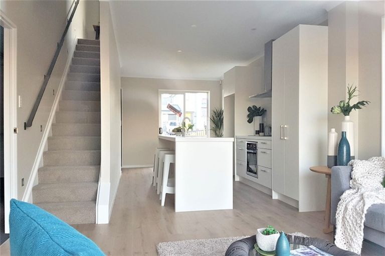 Photo of property in 64 Manutewhau Road, Massey, Auckland, 0614