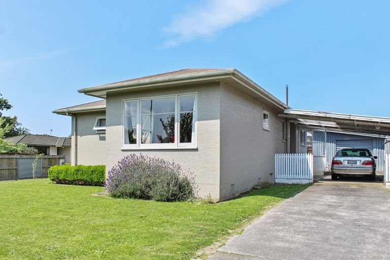 Photo of property in 2 Tern Place, Hokowhitu, Palmerston North, 4410