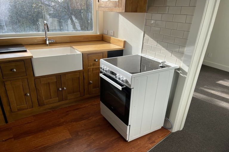 Photo of property in Newman Court Apartments, 2 Newman Terrace, Thorndon, Wellington, 6011