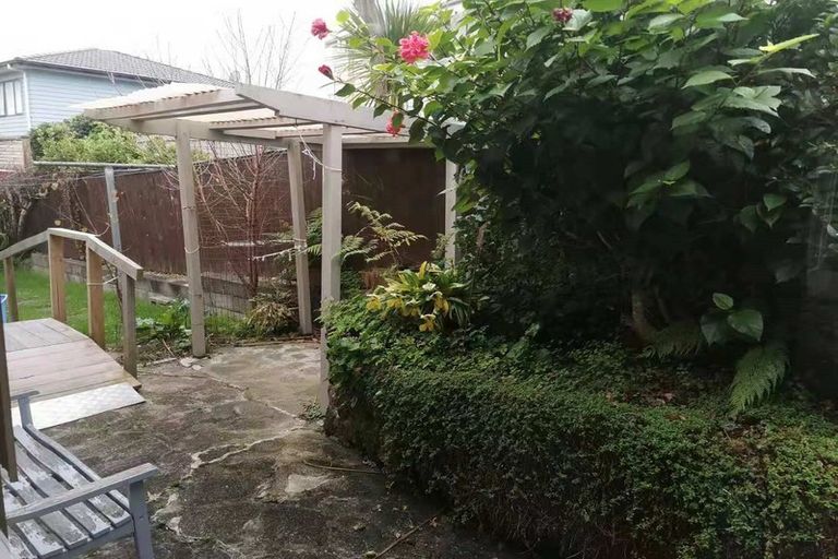 Photo of property in 2/6 Philson Terrace, Browns Bay, Auckland, 0630