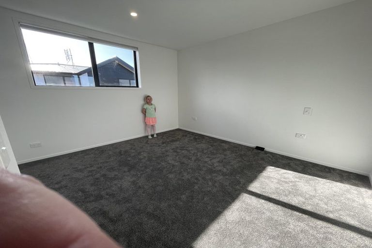 Photo of property in 8/19 Karamu Street, Te Atatu Peninsula, Auckland, 0610